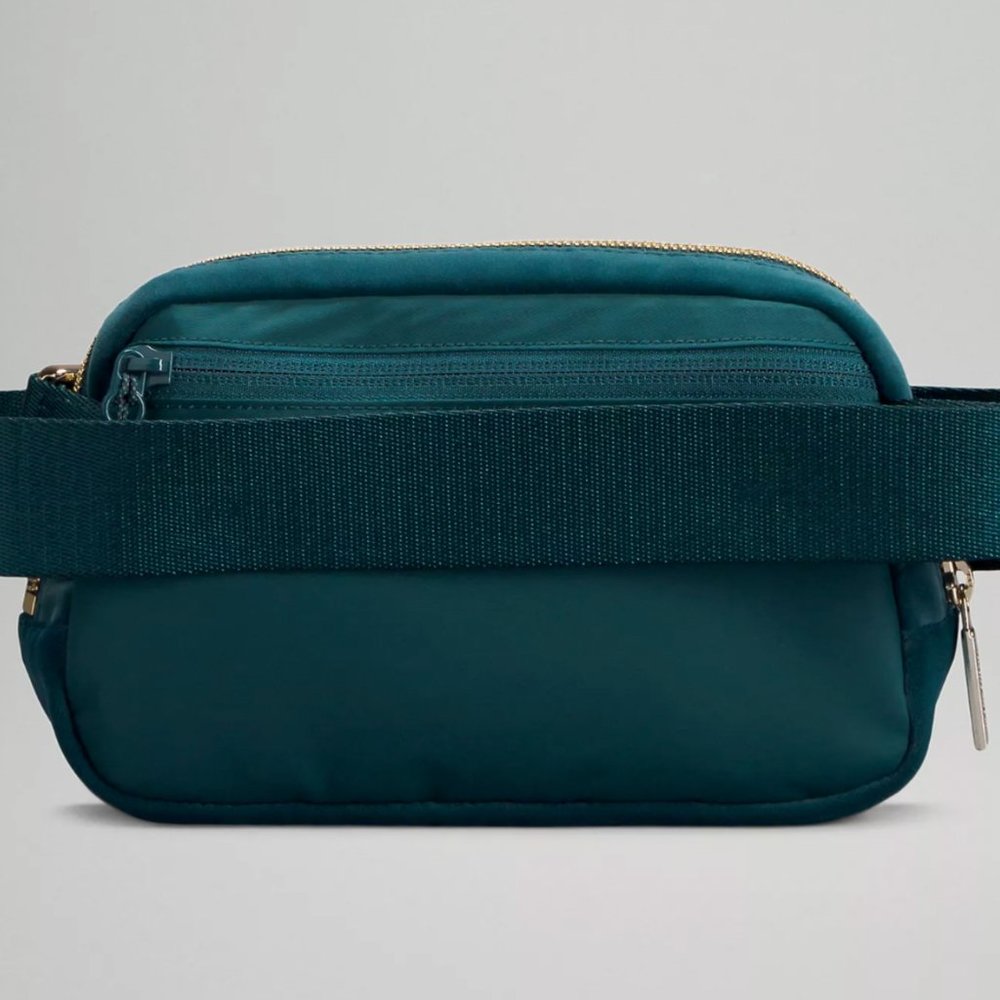 Lululemon Everywhere Belt VELOUR Green Juniper/GOLD - Picture 3 of 9